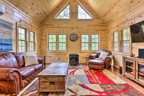 Idyllic Cabin in the Heart of Hocking Hills Maison in Laurel Township