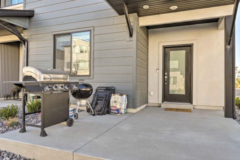 Modern Townhome - 8 Mi to Thanksgiving Point! Haus in American Fork