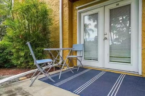 Lovely 3 bedroom first floor condo on golf course Maison in Sarasota