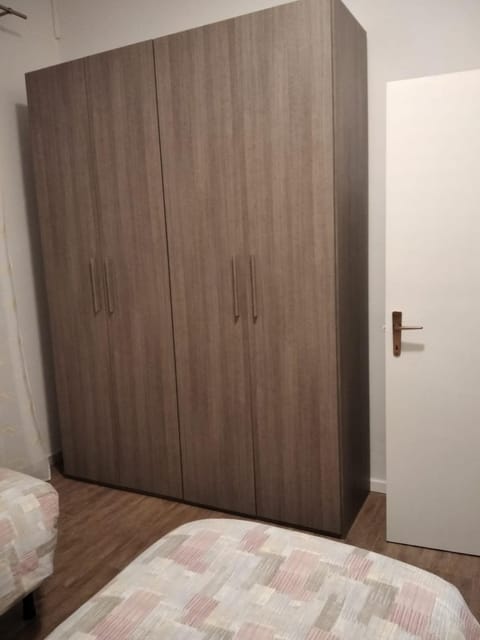 Bedroom, wardrobe