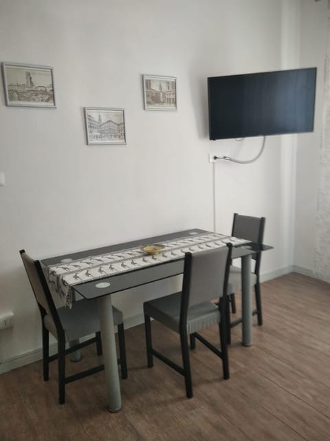 TV and multimedia, Dining area