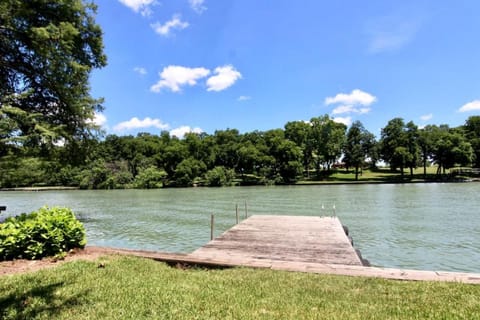 The Lakehouse Maison in McQueeney