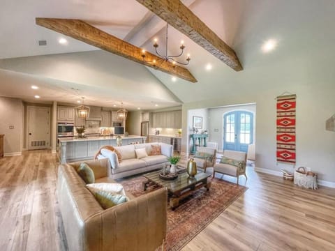 Oxbow Oasis House in Canyon Lake