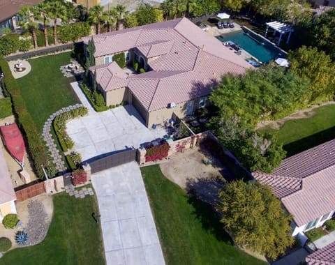 Lawrence Estate - Travel with us, you may be permanently out of office. *Long Term Rental* House in La Quinta