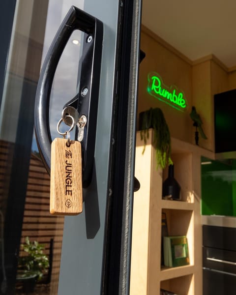 Facade/entrance, Decorative detail