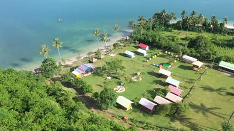 Beach Camp Lombok Albergue natural in Central Sekotong