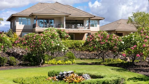 SWEET HEAVEN Upscale 4BR KaMilo Home with Bikes and Golf Clubs House in Puako
