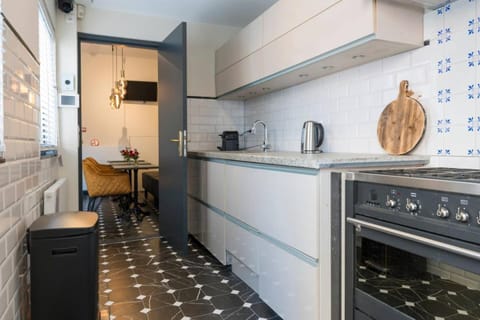 Unique Luxurious Warm Room New Eigentumswohnung in Tilburg