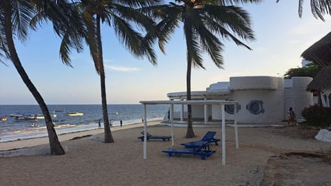 Kaleb's Beachfront Villa House in Malindi