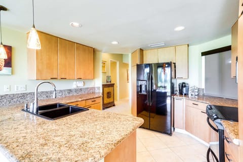 Sunny Palm Desert Escape with Resort Amenities! Apartment in Palm Desert