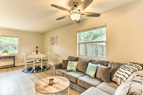 Jupiter Townhome with Patio about 6 Mi to Beach! House in Jupiter