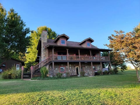 Lake View Retreat House in Douglas Lake