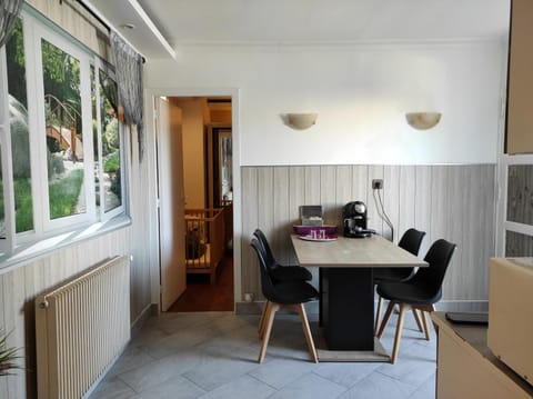 Logement entier agréable et accueillant House in Villeurbanne