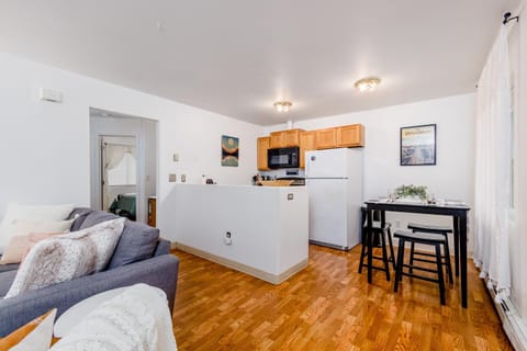 Midtown Classic Apartment in Anchorage