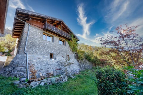 Magnifique chalet authentique au cœur des 3 vallées Chalet in Saint-Bon-Tarentaise