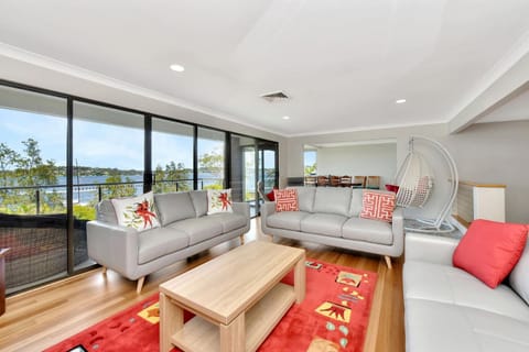 Lakeview Oasis with Panoramic Waterfront Views at Fishing Point House in Lake Macquarie