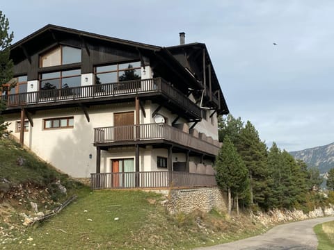 Property building, Facade/entrance, Spring, Day, Natural landscape, Mountain view