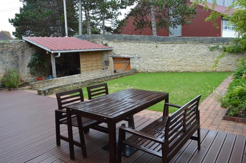 Patio, Garden, Dining area