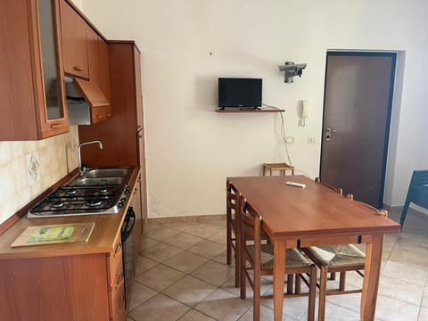 TV and multimedia, Kitchen or kitchenette, Dining area, pet friendly, stove