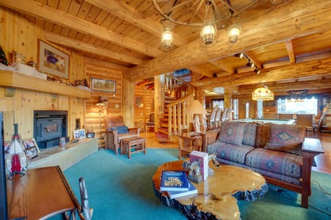 Luxurious Lakefront Villa - Fishing and Hiking! Villa in La Plata County