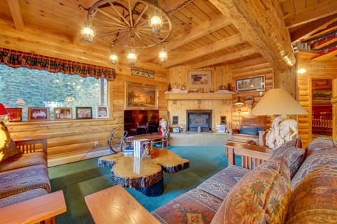 Luxurious Lakefront Villa - Fishing and Hiking! Villa in La Plata County