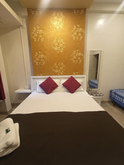 Malwade Motel Bed and Breakfast in Pune