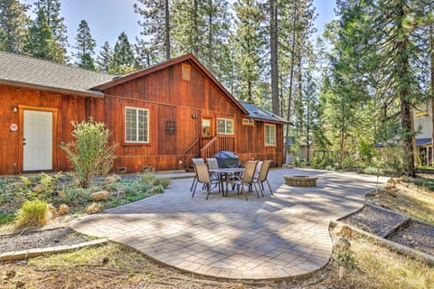 Unique Cabin by Arnold Rim Trailhead with Fire Pit! House in Arnold