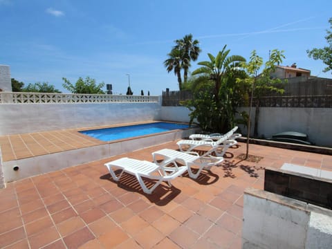 Casa con Piscina Privada, Cerca del Mar, WiFi Gratuito, Aire Opcional, Se Admiten Mascotas - ES-184-8 House in Montsià