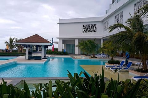 Relaxing Stay with Sea View at Arterra Apartment in Lapu-Lapu City