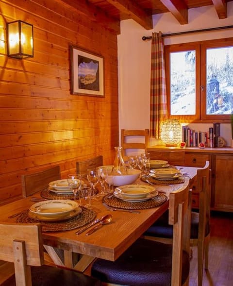 Chalet Wallis, Wifi, Garage, Proche des pistes Chalet in Isola