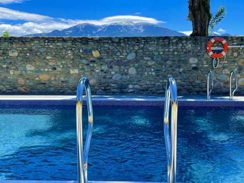 Mountain view, Swimming pool