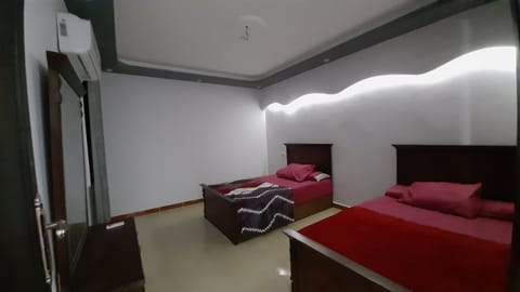 Bed, Living room, Photo of the whole room, Seating area, Bedroom