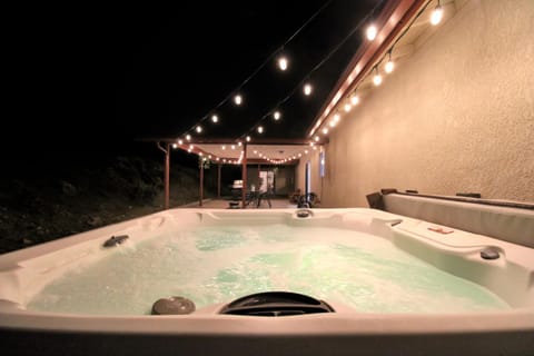 Villa near Yosemite & bass lake w/Hot Tub/EVcharge Villa in Oakhurst