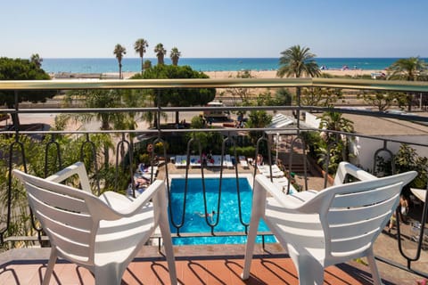 Balcony/Terrace, Beach, Pool view, Sea view