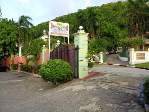 Tropical Court Hotel Hôtel in Montego Bay