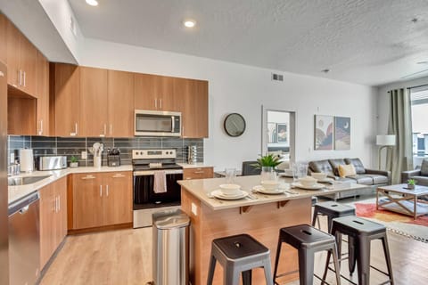 Brand New Lux Apartment - Year Round Pool - HAFB Condo in Layton