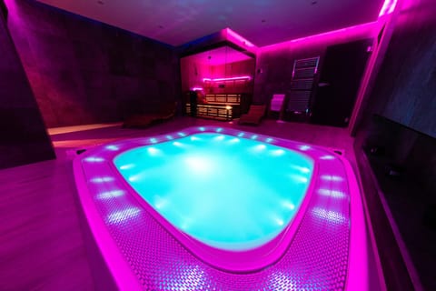 Hot Tub, Hot Tub, Sauna, Sauna, Spa and wellness centre/facilities, Evening entertainment