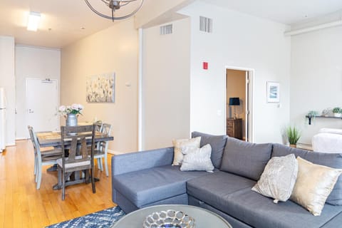 Greely Gaslamp - Loft W Parking & 3 Beds #402 Hotel in Gaslamp Quarter