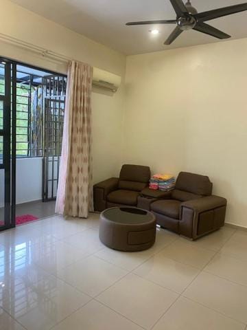 Villa 16pax 3BR with Spa Pool n Pool Table near SPICE ARENA Villa in Bayan Lepas