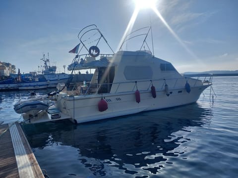 Terrazza sul porto Docked boat in Pozzuoli