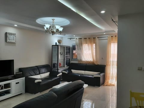 Signorile Jo Apartment in Yaoundé