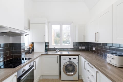 Lovely, modern & spacious 1-bed flat central Hove Apartment in Hove