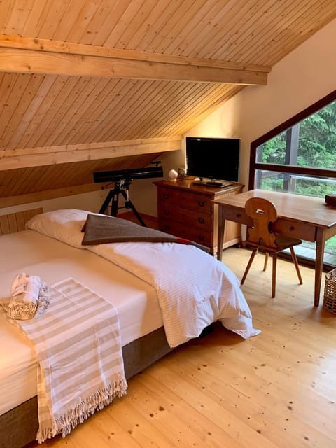 Unique Sustainabel Lodge in the Swiss Jura Mountains Villa in Neuchâtel