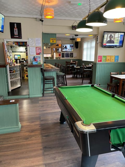 Billiard, Game Room, TV and multimedia, Lounge or bar