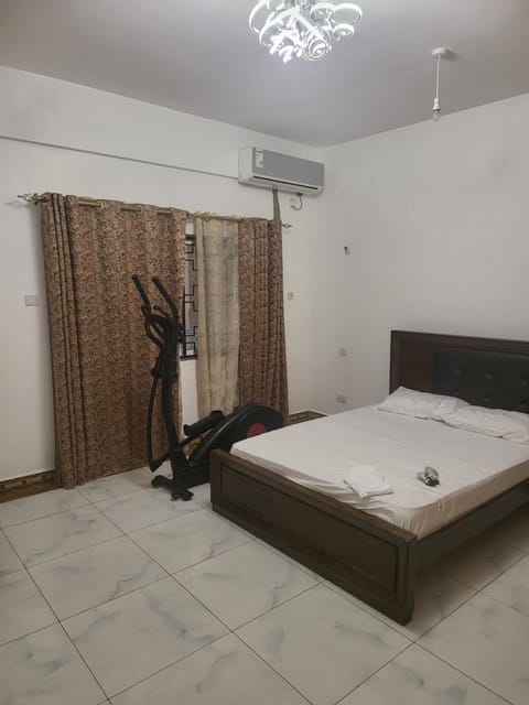 Bedroom, air conditioner