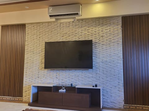 Communal lounge/ TV room, air conditioner