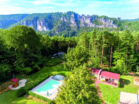 Property building, Garden, Landmark view, Mountain view, Swimming pool