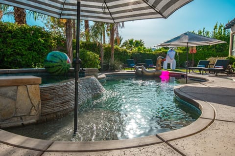 5BR Resort Style Entertainer w Pool Spa & BBQ Villa in La Quinta