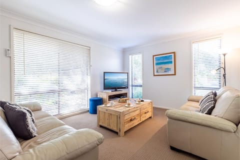 Gretel Beach House 5 Gretel Cl perfect pet friendly house with air con and WiFi House in Shoal Bay