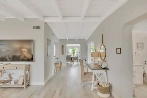 Premium and Charming Fully Equipped Beach House House in North Redington Beach